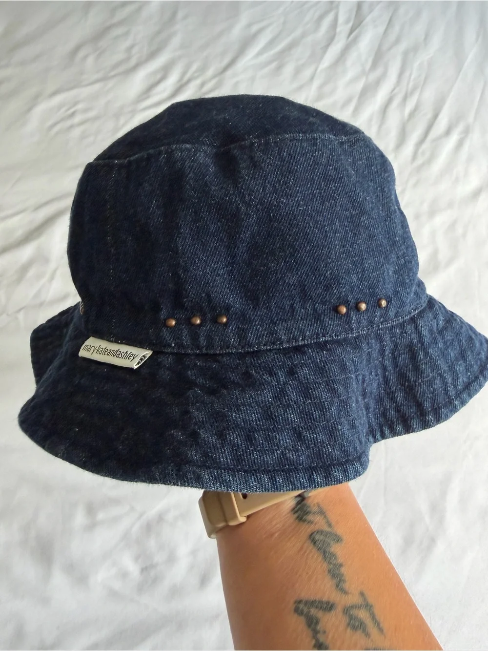 VTG Y2K Style Mary Kate and Ashley Denim Blue Metal Detail Bucket Hat